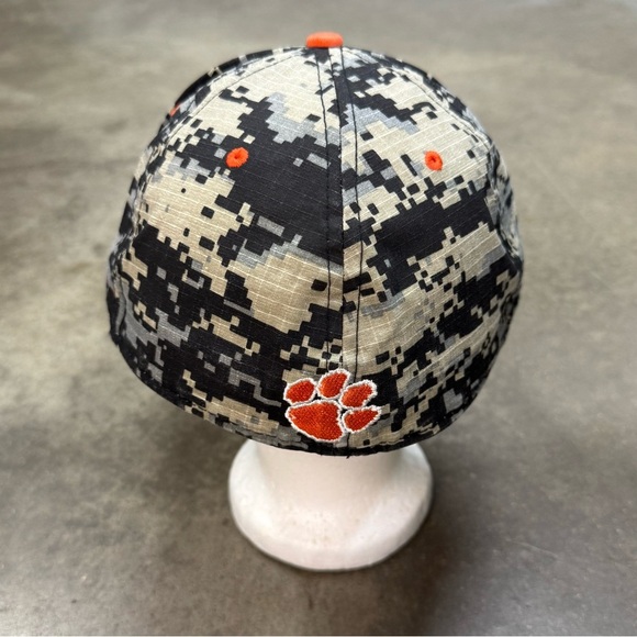 The Game Pro Fit Hat 7 1/2 NC Logo Digital Camo Fitted Baseball Cap - Picture 3 of 7